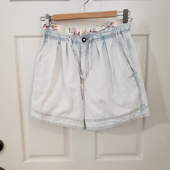 LA Gear vintage high-waisted distressed shorts - Picture 1 of 10